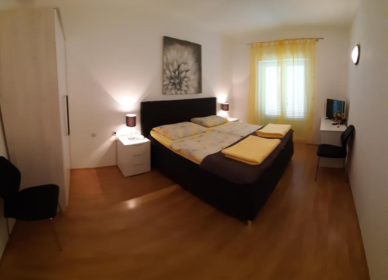 Apartmani Matusan Barbat na Rabu Екстер'єр фото