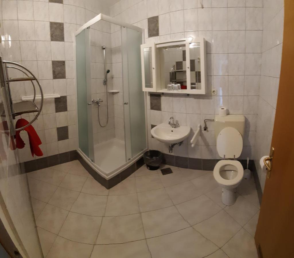 Apartmani Matusan Barbat na Rabu Екстер'єр фото