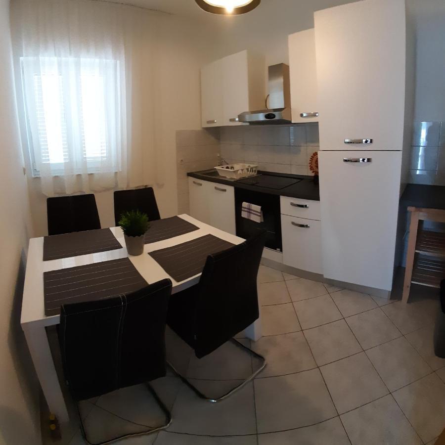 Apartmani Matusan Barbat na Rabu Екстер'єр фото